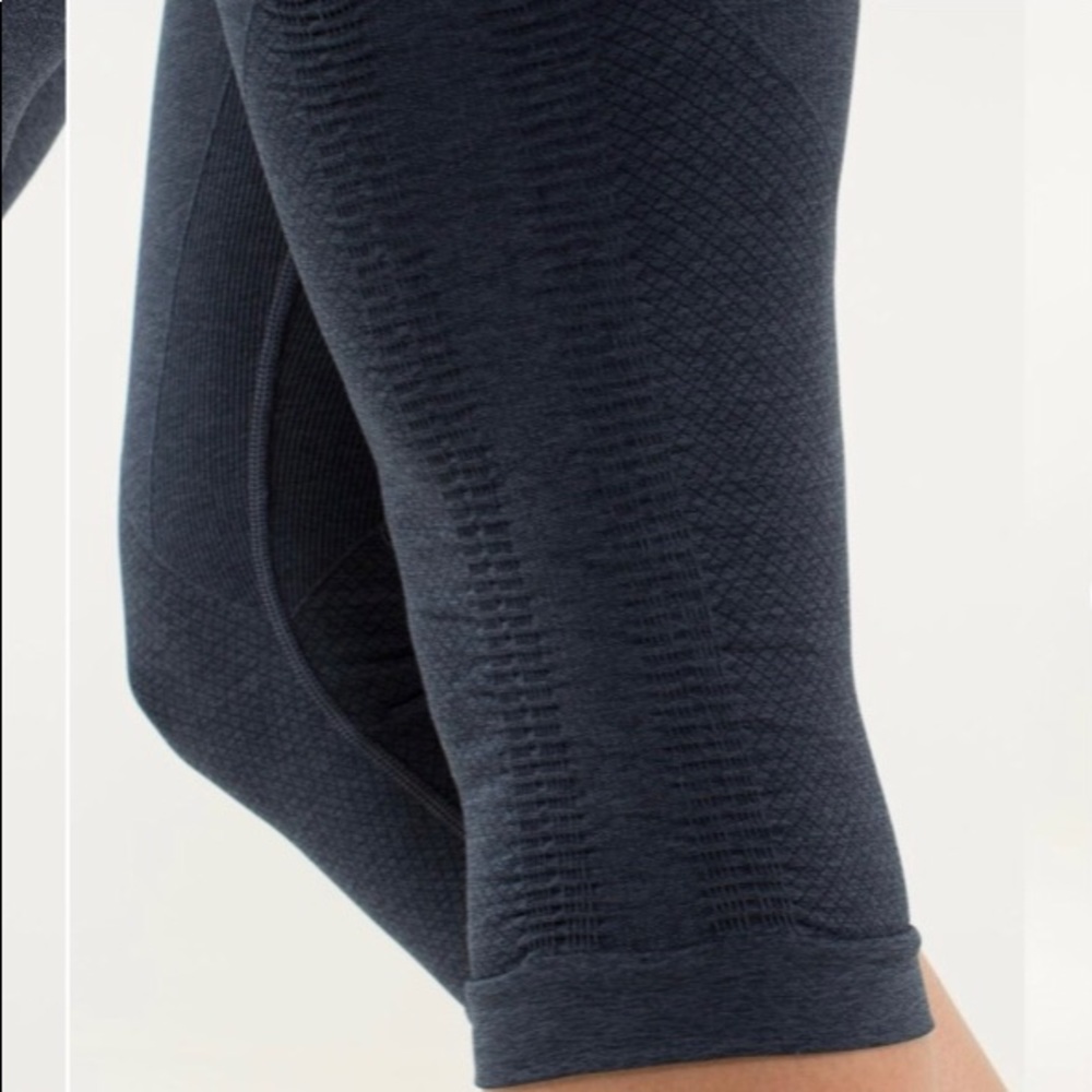 Lululemon In The Flow Crop - Picture 4 of 7